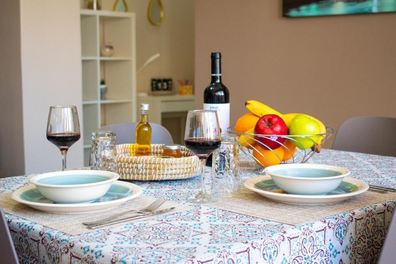 Eva's Residence, Family דירה